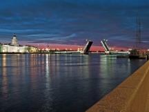 Дворцовый мост. Санкт-Петербург